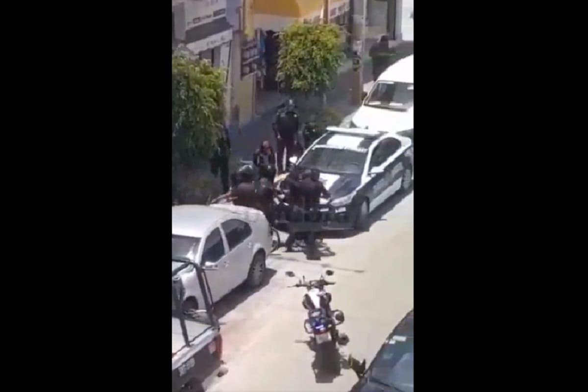 De forma violenta, policías de San Martín Texmelucan detienen a mujer que los grababa 4 Imagen de iOS 5 2