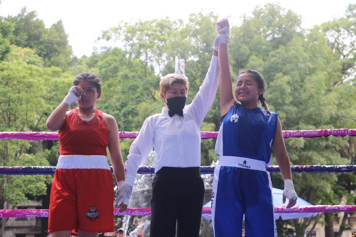 Gran final de box en el Zócalo de Puebla en el torneo de los barrios 2022 1 Imagen de iOS 69