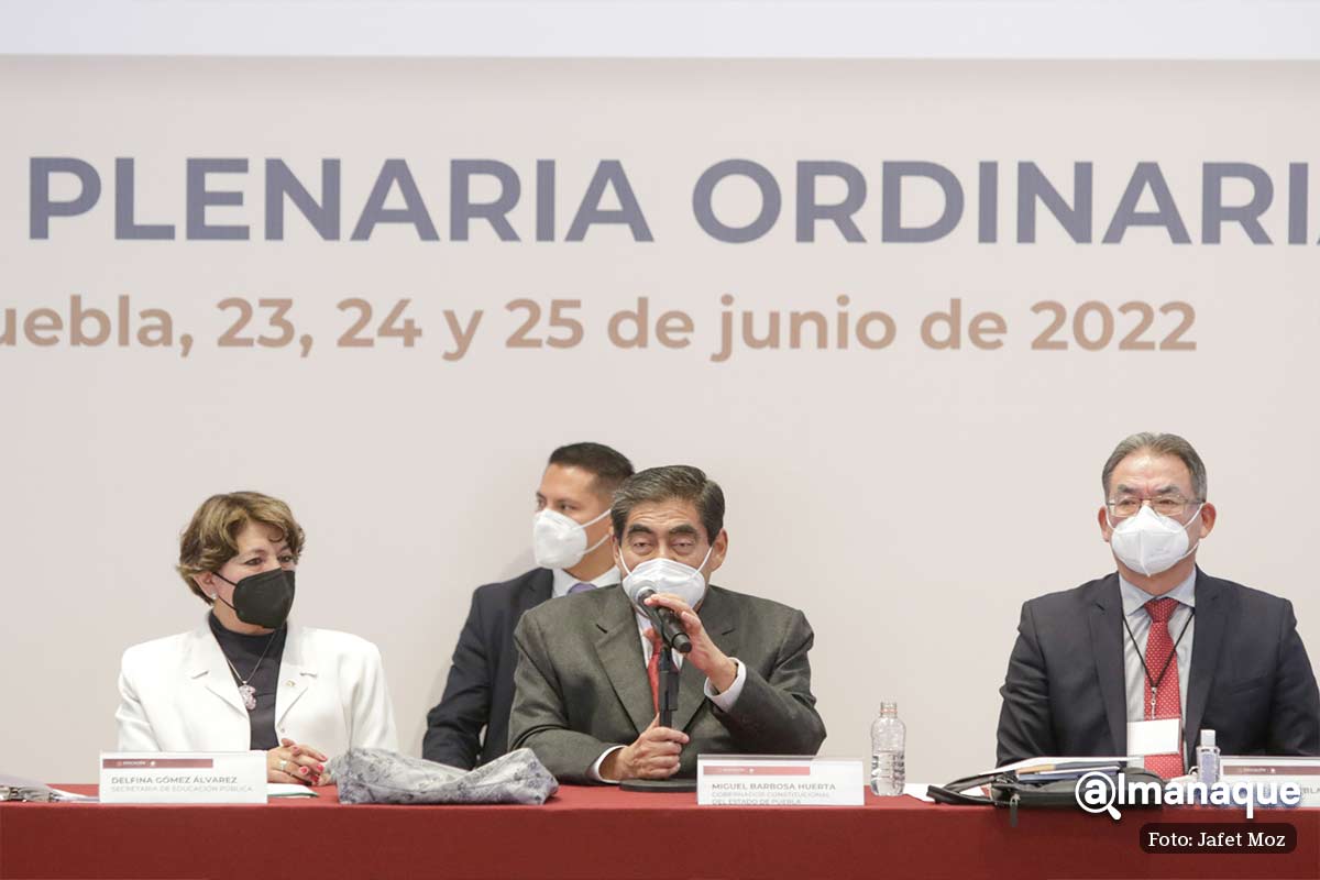 Advierte Barbosa a escuelas privadas que no permitirá que recorten ciclo escolar 3 Miguel Barbosa y Delfina Gomez CONAEDU 1