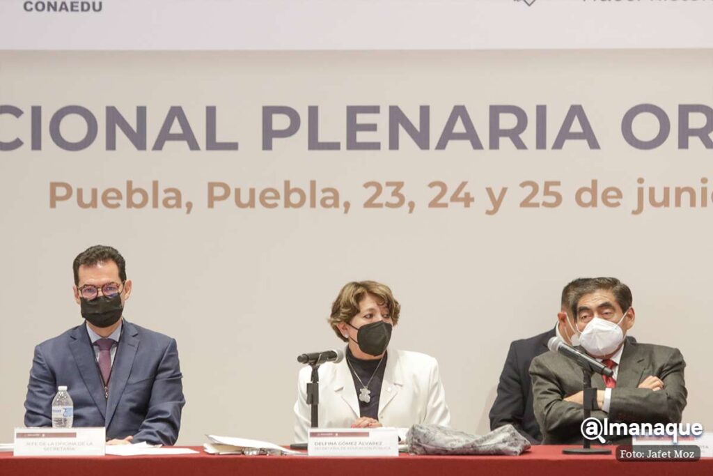 Miguel Barbosa y Delfina Gomez CONAEDU 7