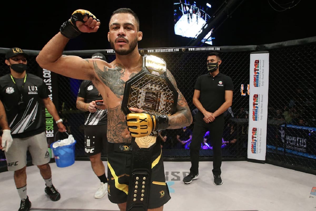 "Psycho" Beltrán vence a "Fito" Rubio en Puebla y se lleva el campeonato del peso gallo 2 Psycho Beltran 1