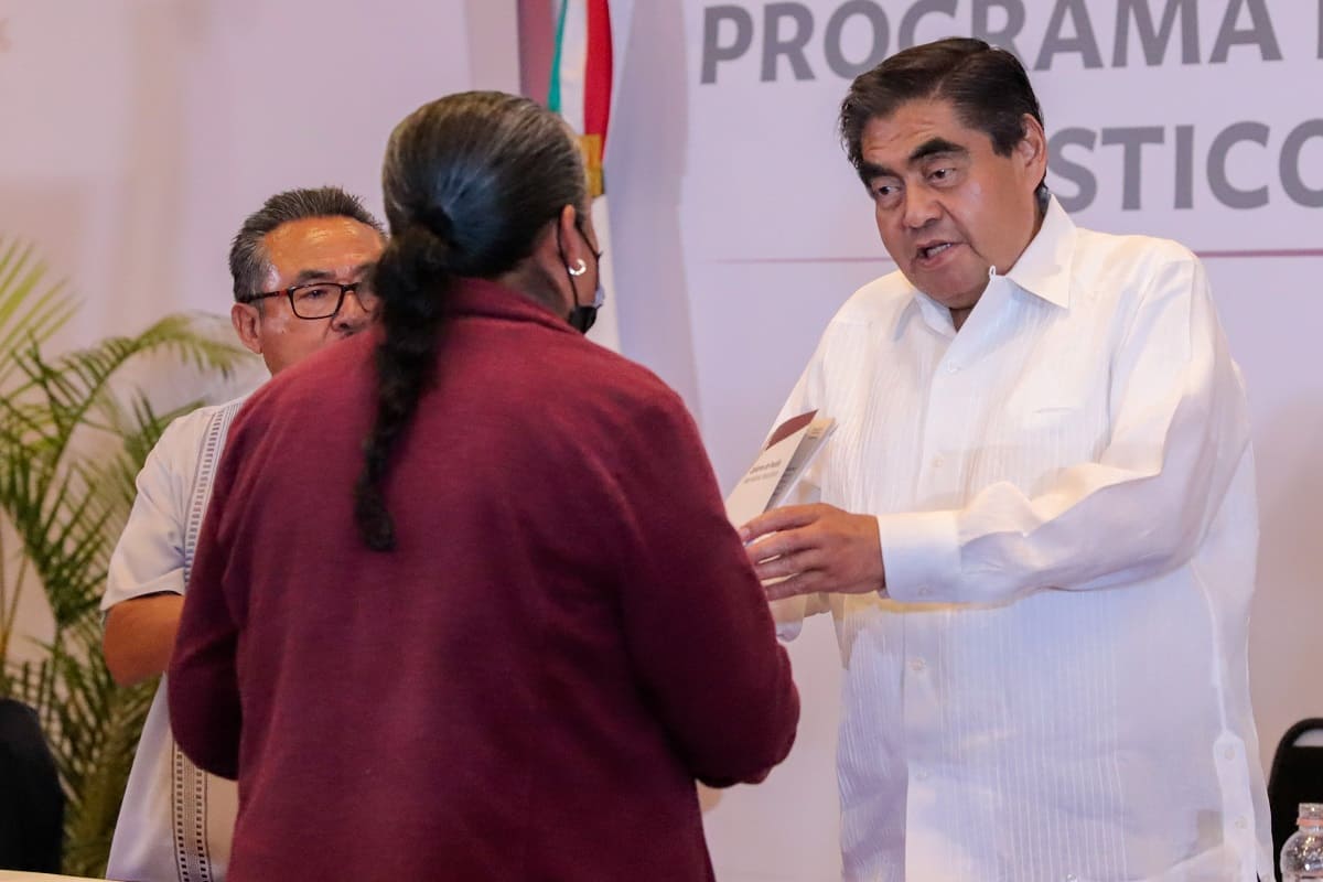 Con una visión de izquierda, gobierno de Puebla ejecuta acciones en pro de los más necesitados: Barbosa Huerta 1 barbosa gobierno acciones para los mas necesitados 1