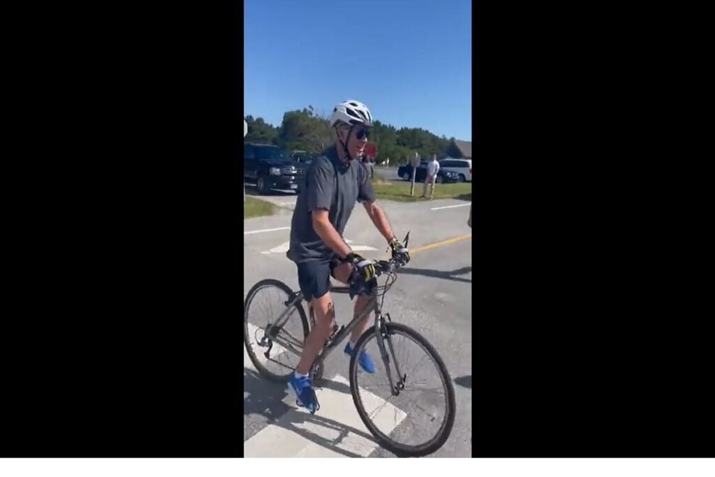 cae joe biden de su bicicleta 1