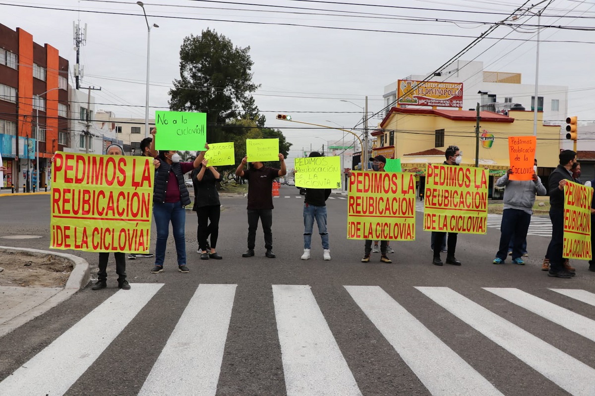 Ayuntamiento de Puebla retira ciclovía de Circunvalación que heredó Claudia Rivera; semáforos serán reubicados 2 circunvalacion