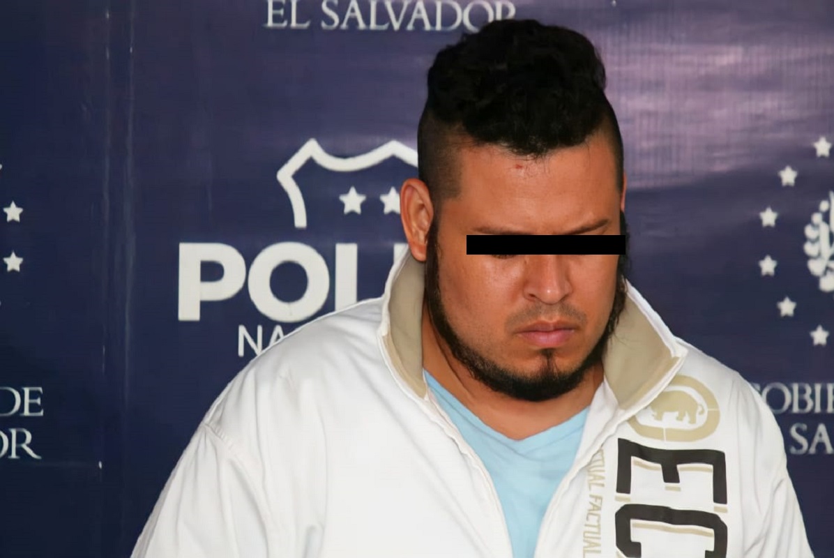 Arbitro muere al ser golpeado por jugadores y aficionados en El Salvador 2 detenido elsalvador