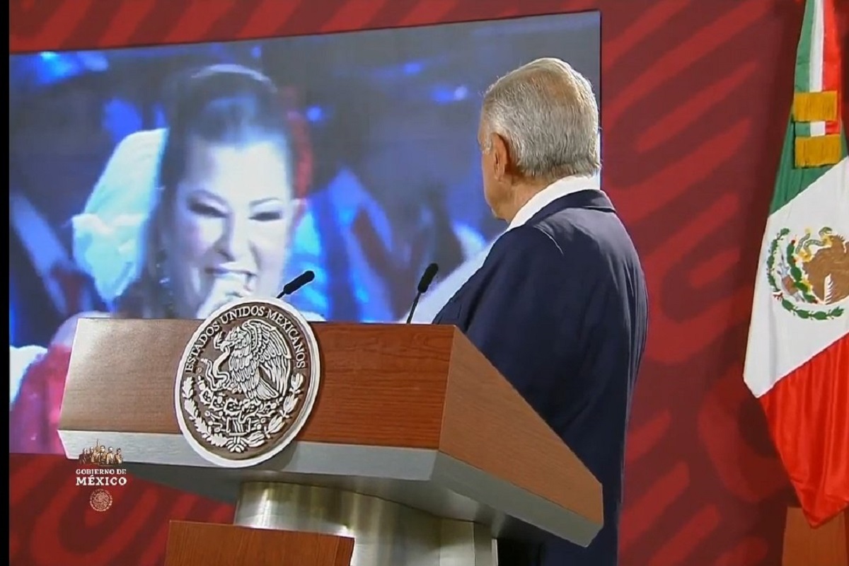 VIDEO: Con "La Pollera Colora" AMLO celebra el triunfo de Gustavo Petro en Colombia 2 la pollera colora