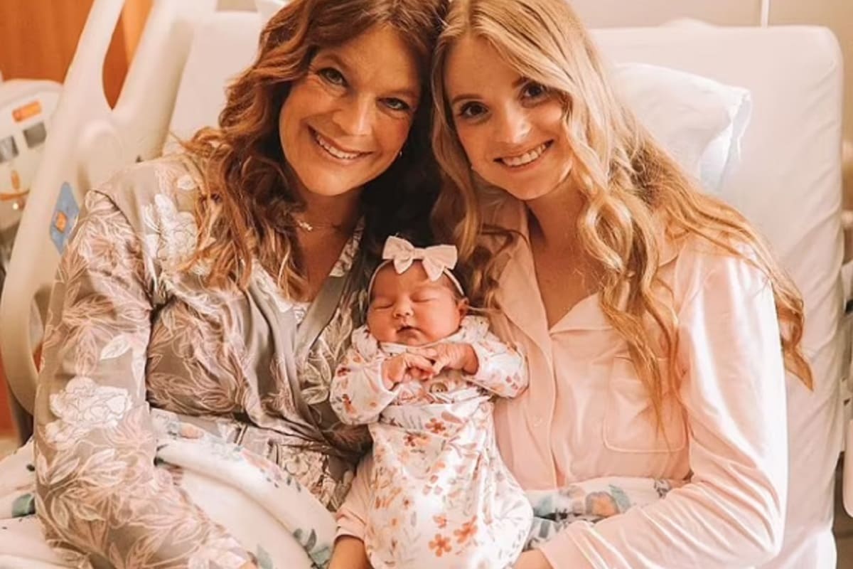 madre tiene a bebe de su hija 1