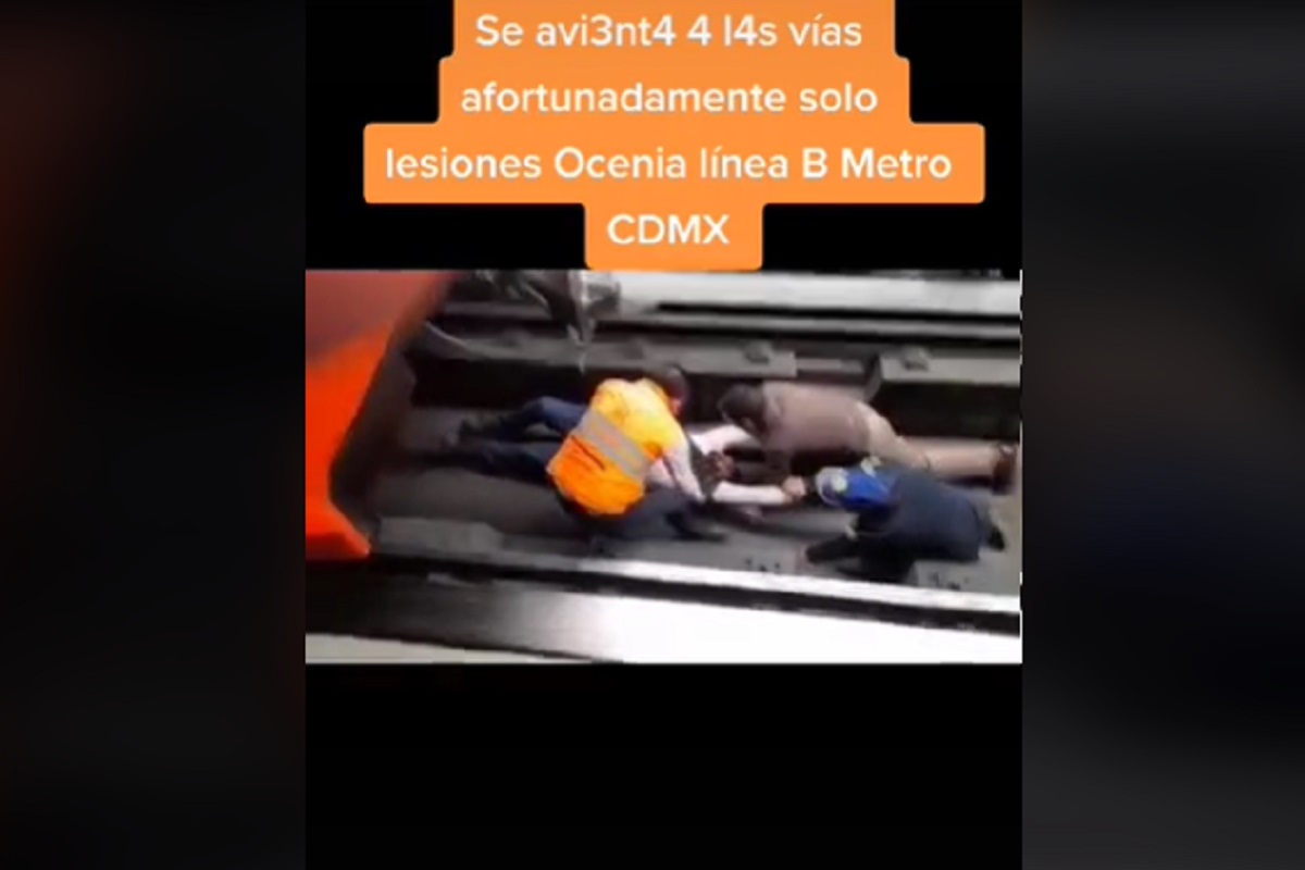 VIDEO: Rescatan a un hombre que se aventó a las vías del Metro en CDMX 2 metro