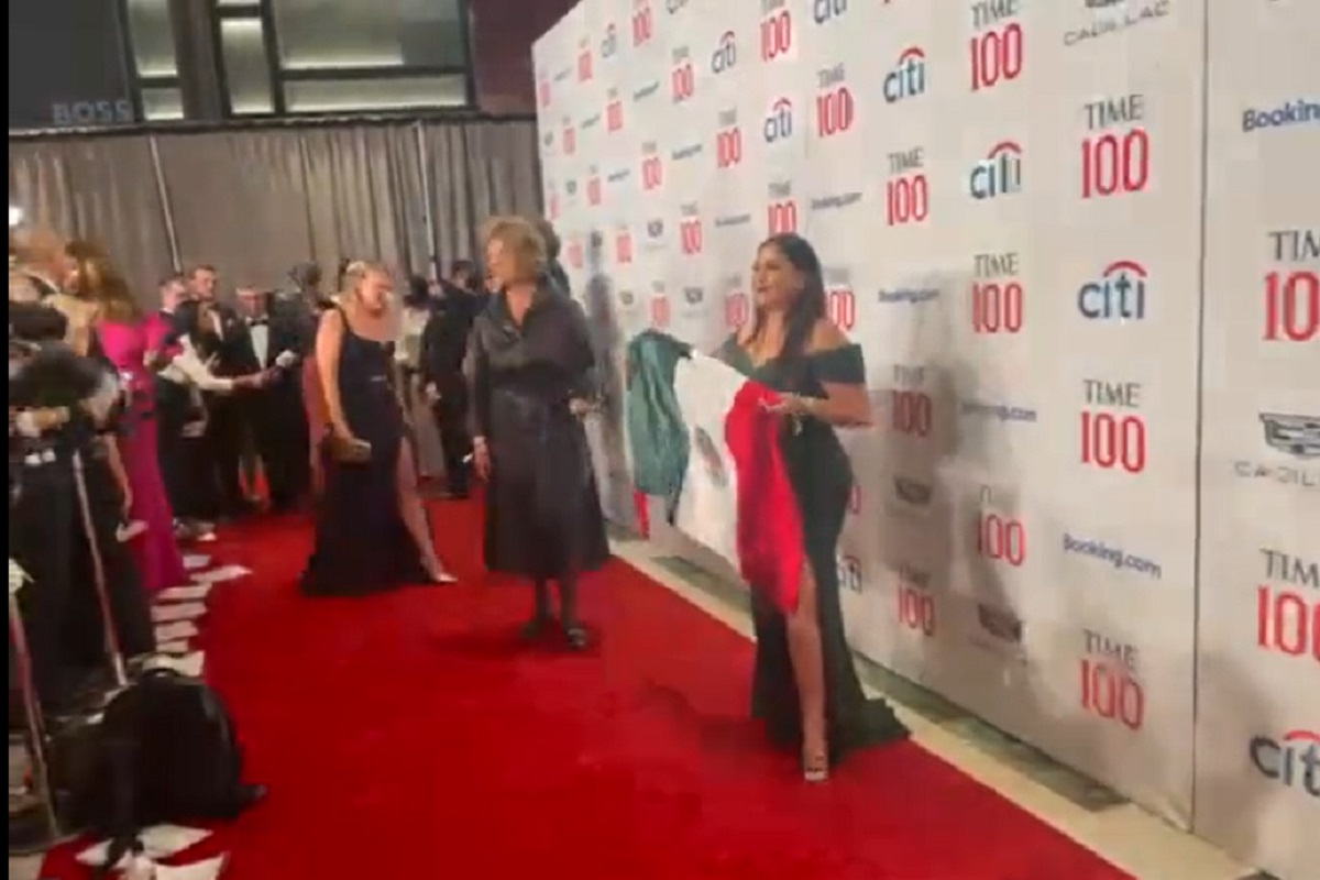 VIDEO: Olimpia Coral desfila por la gala de la Revista Time 2 olimpia coral