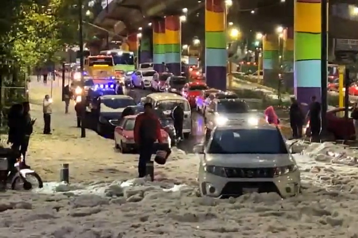 FOTOS / VIDEOS: La intensa granizada que "pintó" de blanco a la CDMX 2 soriana mixcoac 1