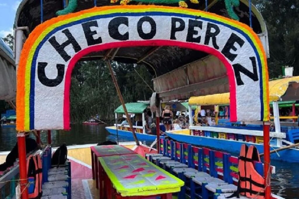 trajinera checo perez 1