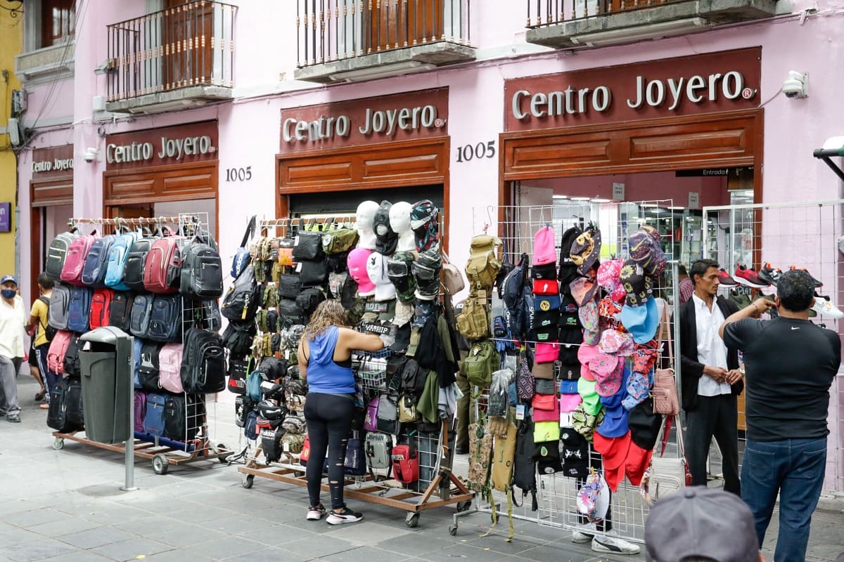 Ayuntamiento de Puebla ofreció créditos y becas a ambulantes para evitar que regresen al Centro 2 1657046606260 1