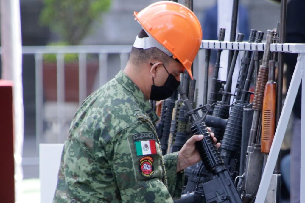 Canje de armas por dinero en Puebla 1