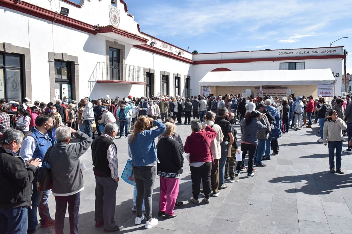 Largas filas y acarreados, así inició la elección de Morena para renovar el Consejo Estatal en Puebla 9 DSC0129 8