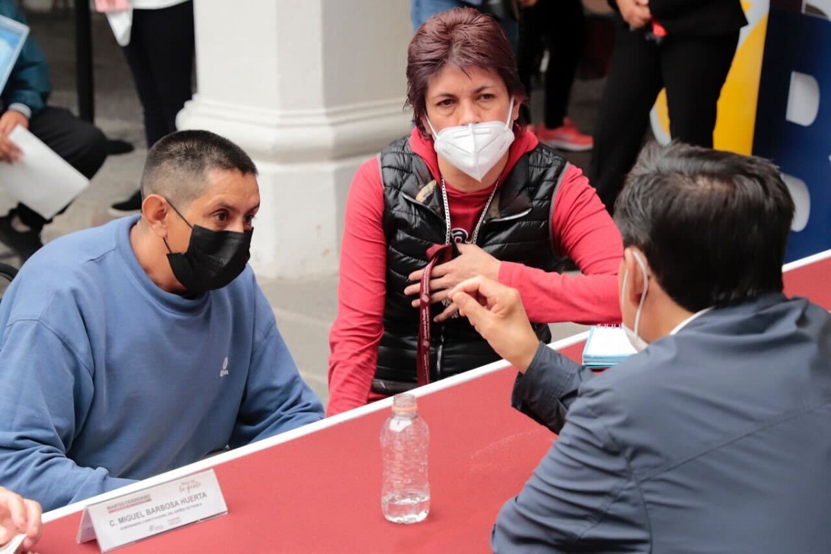 Atiende gobernador a padres de joven fallecida por presunta negligencia médica 2 Imagen de iOS 141