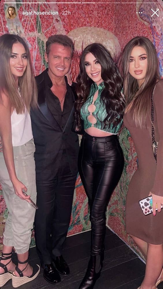 Reaparece Luis Miguel rejuvenecido y acompañado de influencers en un bar de Miami 8 Luis Miguel