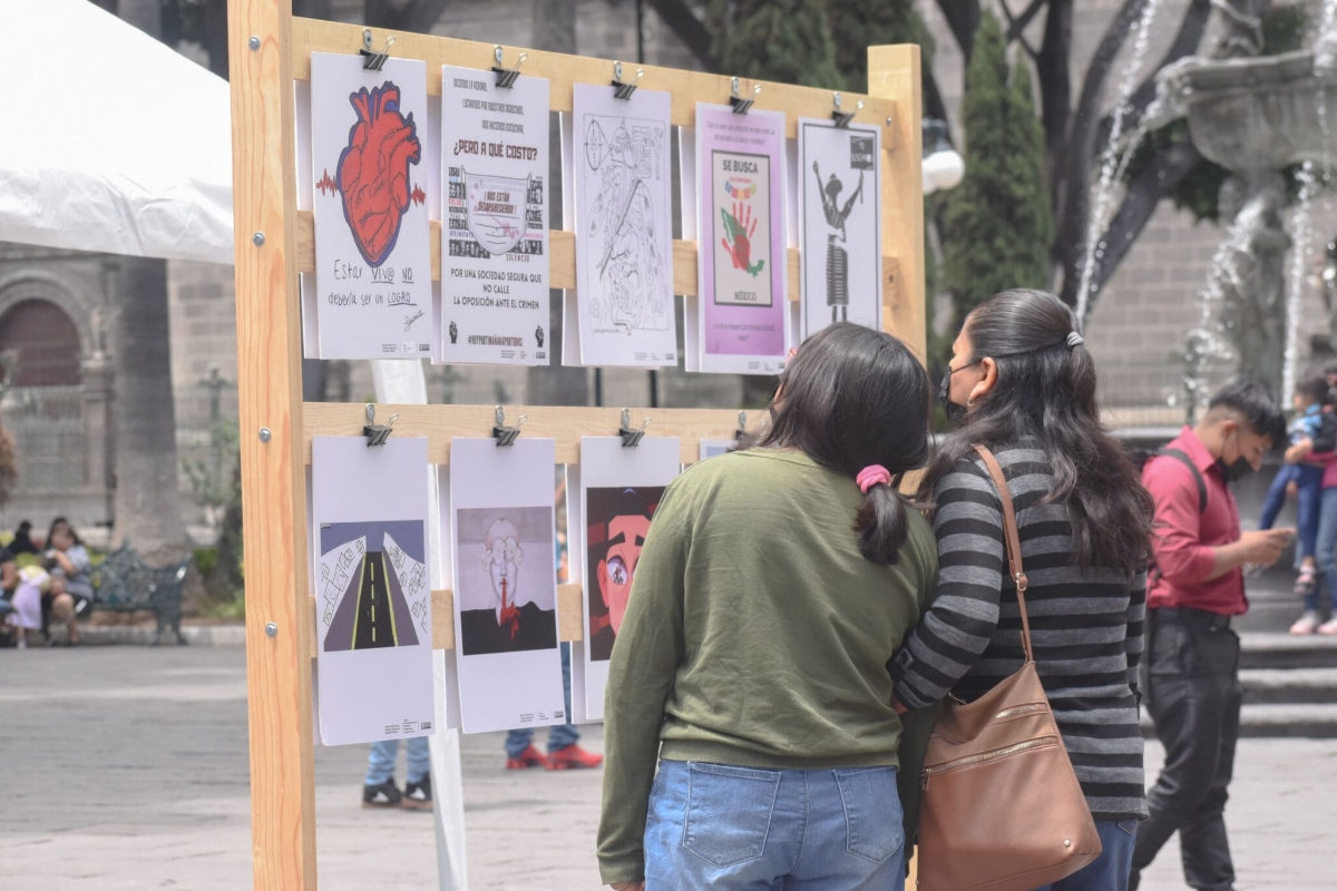 Presentan exposición de desaparecidos en el zócalo de Puebla 8 Picsart 22 07 23 17 01 20 308 1