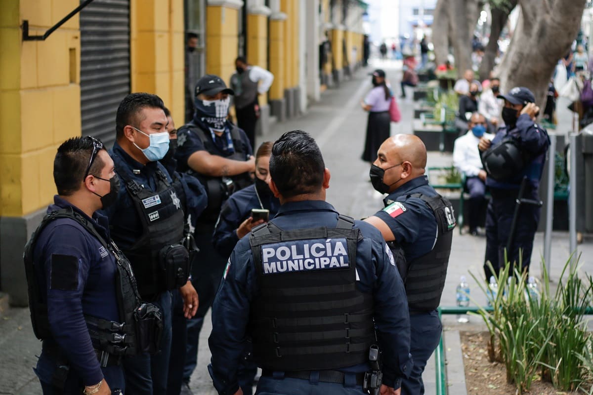 Día 4: Ambulantes insisten en regresar al centro de Puebla, pero se los impiden 10 ambulantes 1