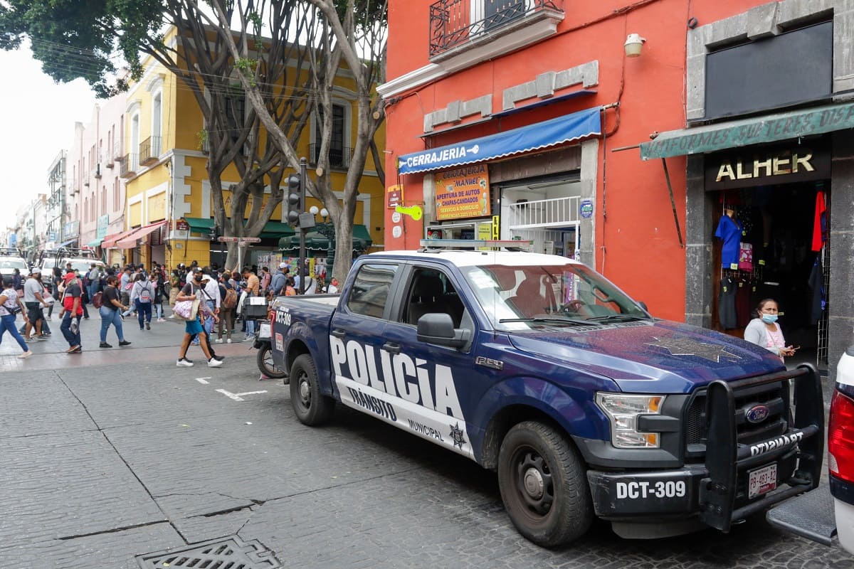 Día 4: Ambulantes insisten en regresar al centro de Puebla, pero se los impiden 8 ambulantes