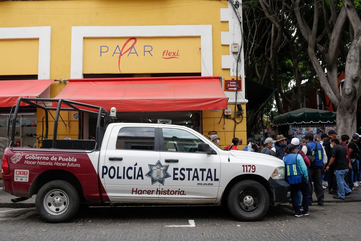Día 4: Ambulantes insisten en regresar al centro de Puebla, pero se los impiden 11 ambulantes 5