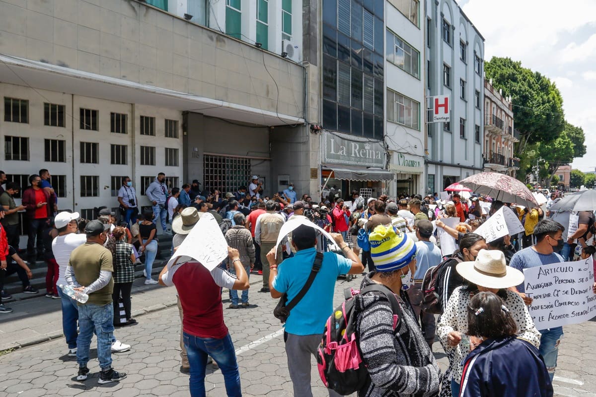 Ambulantes se aferran y quieren 50 espacios en la 5 de Mayo 8 ambulantes manifestacion4