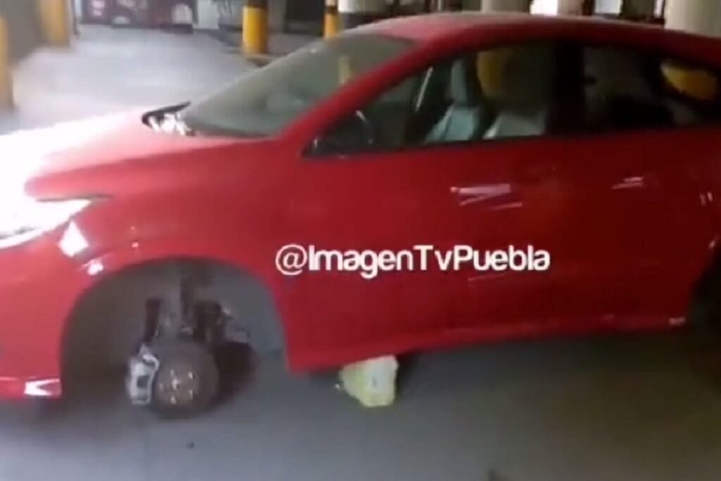 auto en plaza dorada 1