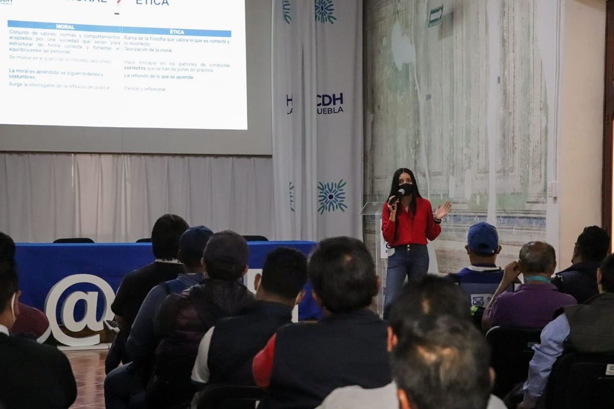 Personal de vía pública del Ayuntamiento de Puebla fue capacitada en materia de Derechos Humanos 2 capacitan a personal de via publica del ayto 1