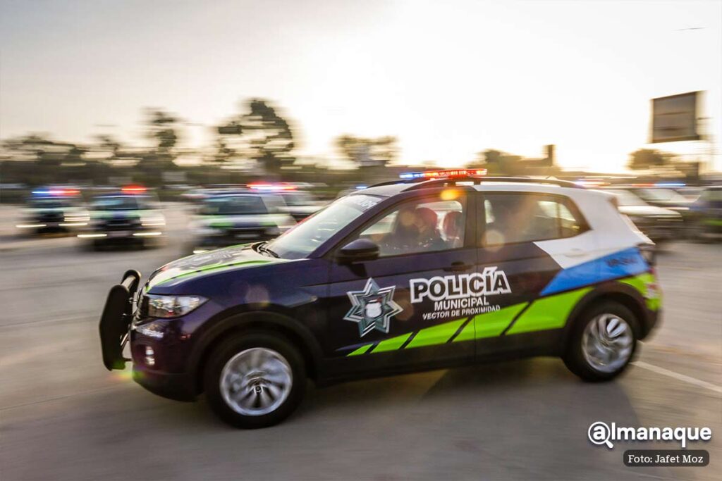 entrega de patrullas municipales Miguel Barbosa Eduardo Rivera 6