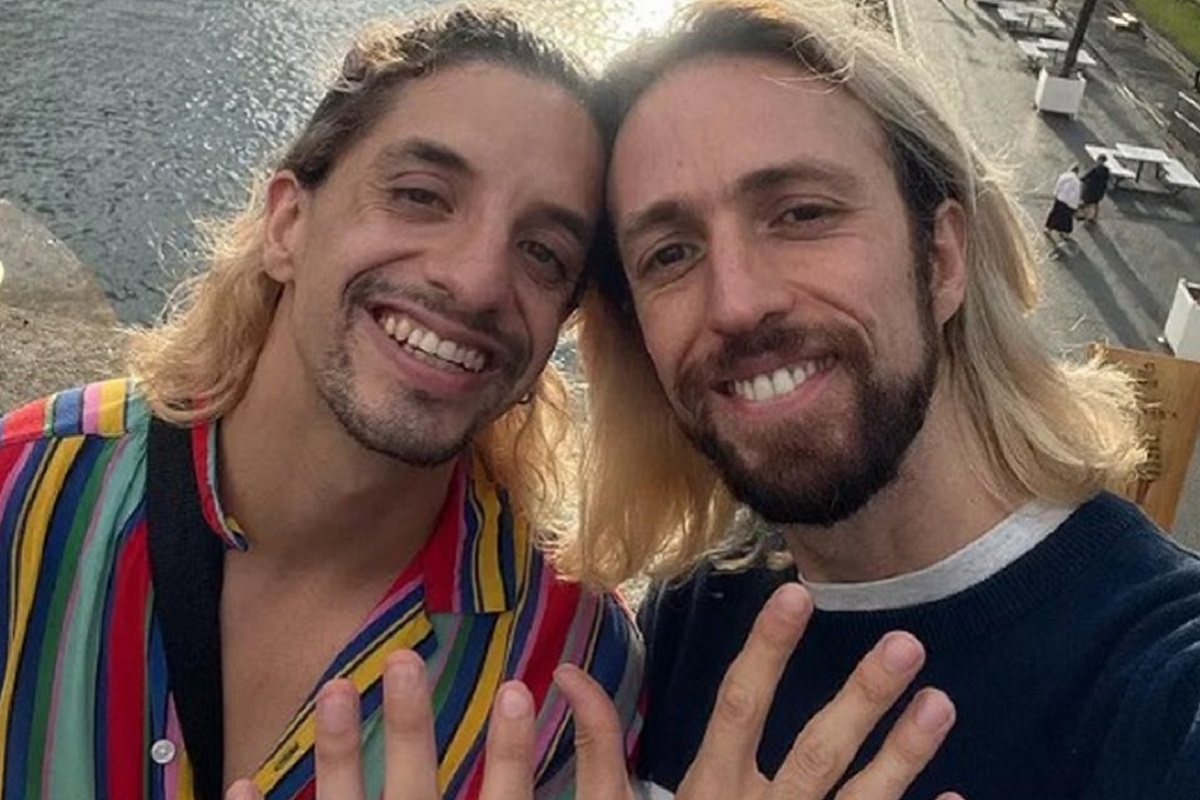 VIDEO: La romántica pedida de mano de Esteman a su novio en París 3 esteman