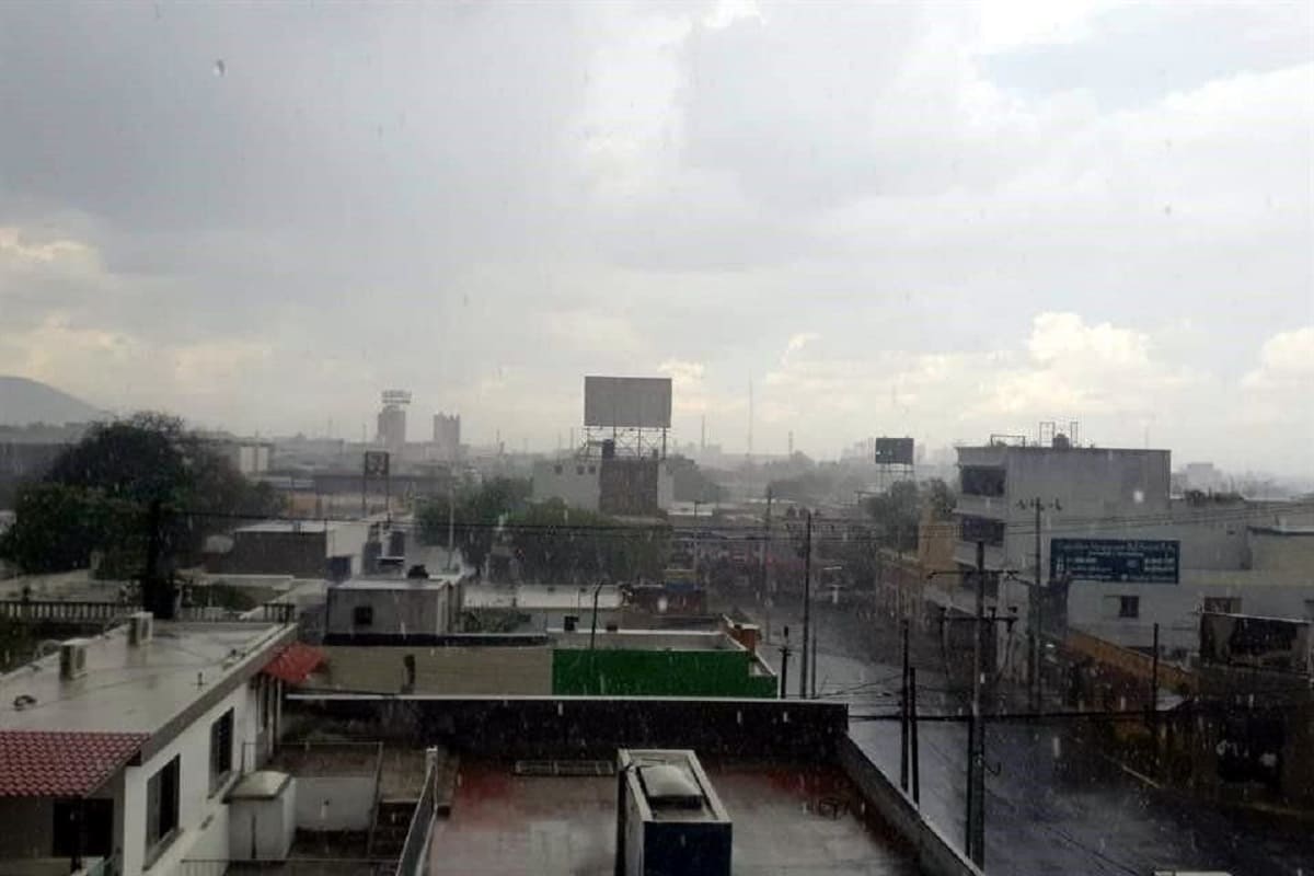 VIDEOS: Tláloc se hace presente y después de meses llueve en Monterrey 4 lluvia monterrey 1