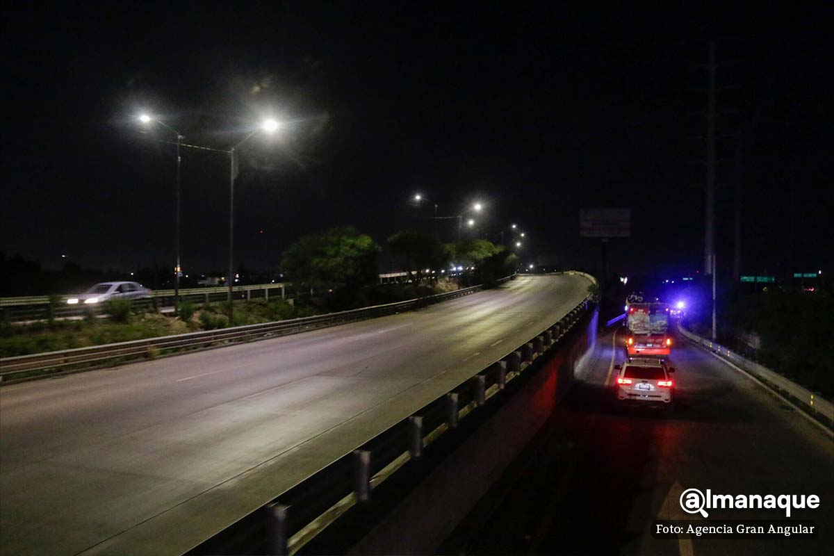 luminaria publica del Periferico Ecologico Puebla 2