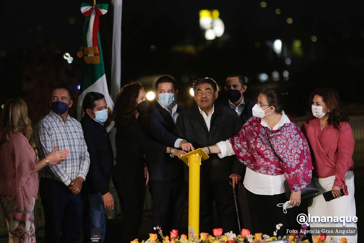 luminaria publica del Periferico Ecologico Puebla 4