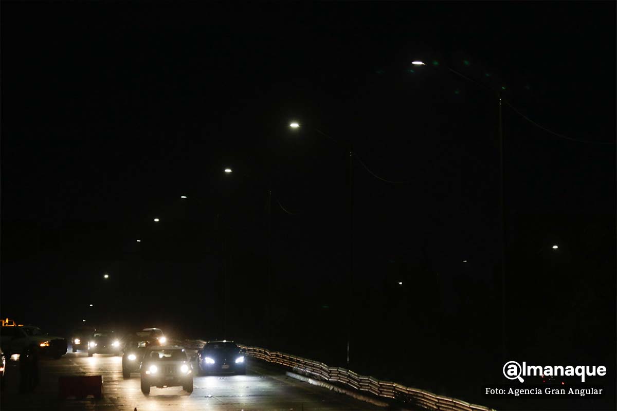 luminaria publica del Periferico Ecologico Puebla 6