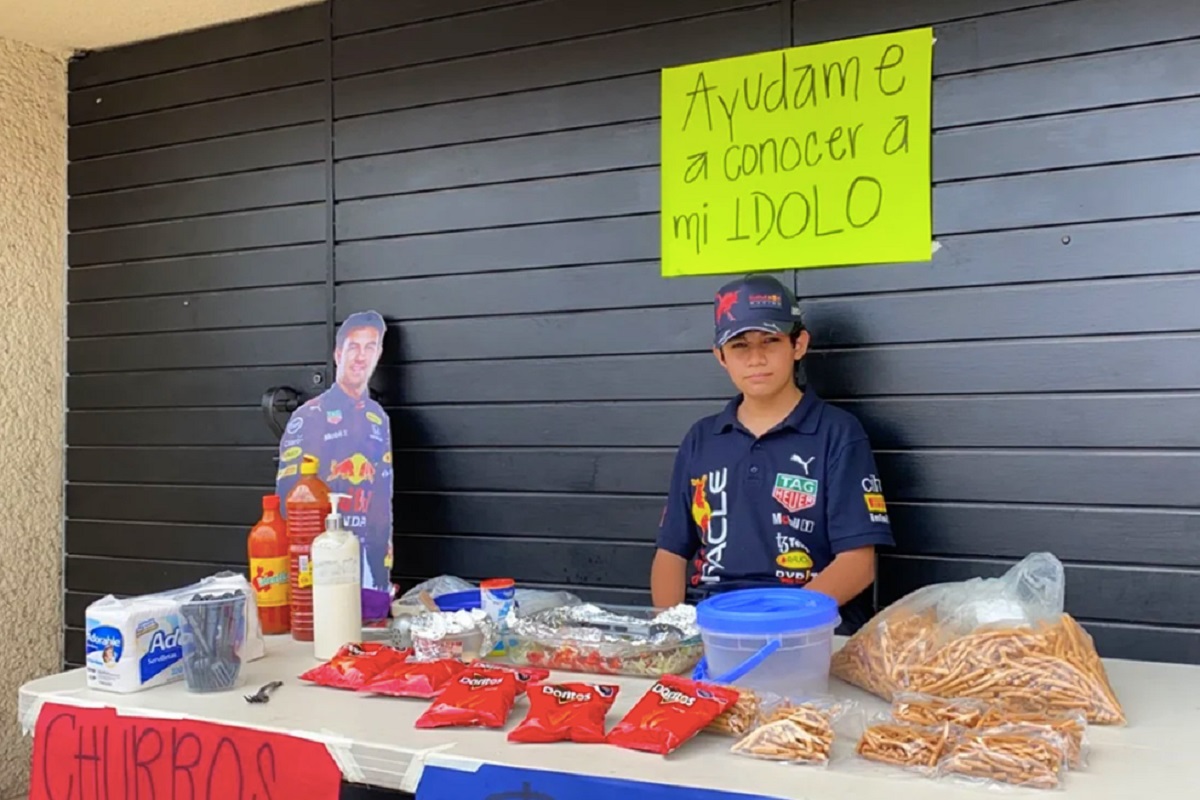 Matías, vende botana para ir al Gran Premio de México y conocer a Checo Pérez 3 matias checo perez puesto botana gran premio de