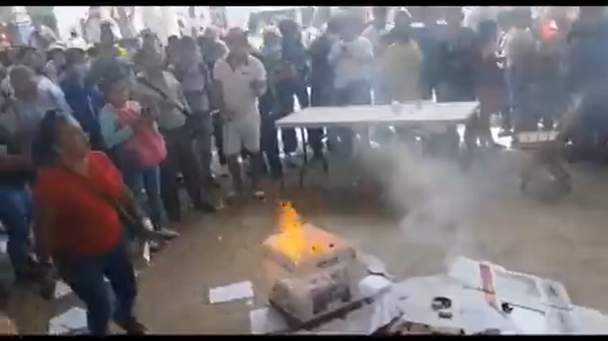 VIDEO: Queman urnas en asamblea distrital de Morena en Amozoc 2 quema de boletas amozoc Morena