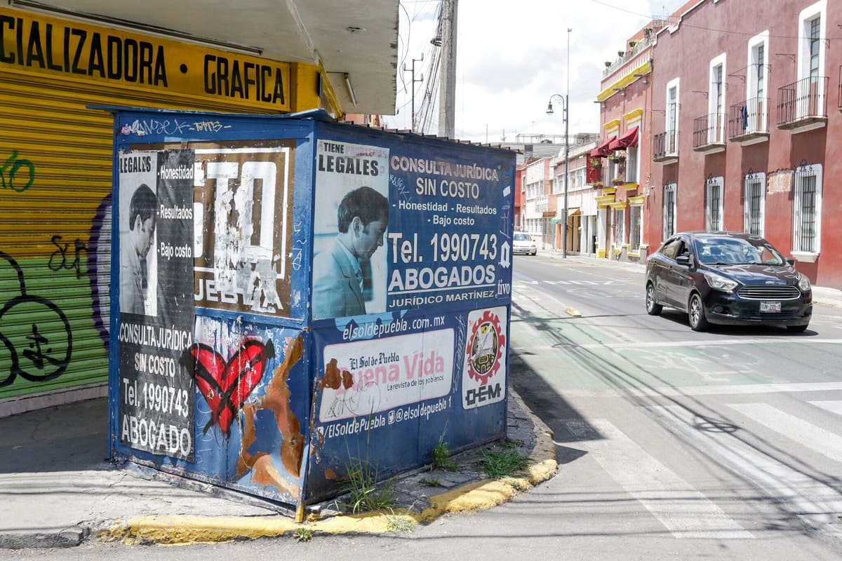 Ayuntamiento de Puebla retira 22 casetas de periódicos del Centro Histórico 3 Retiran casetas de periódicos