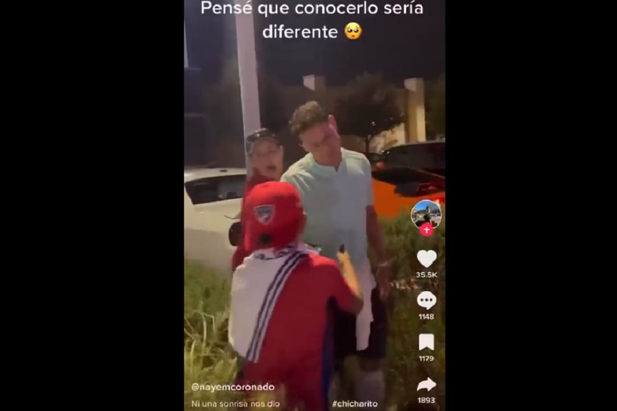 VIDEO: Chicharito Hernández rechaza tomarse foto con un niño y le llueven criticas 4 chicharito 1