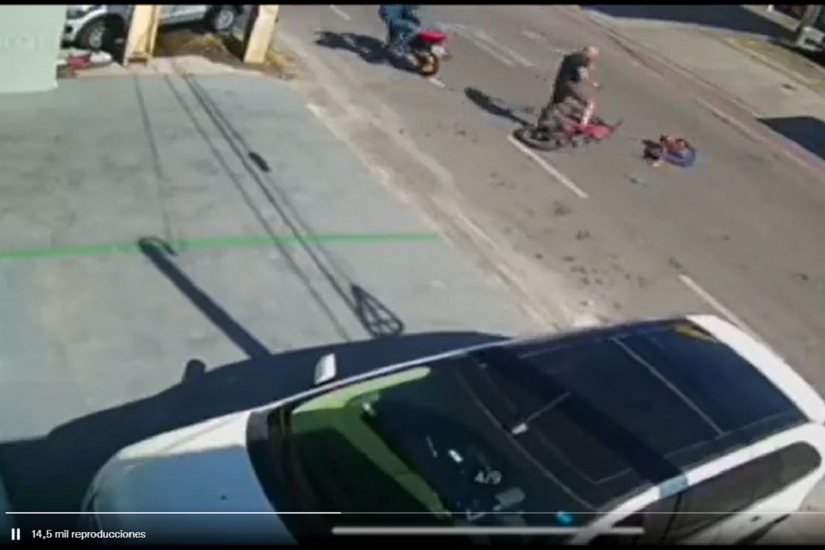 VIDEO FUERTE: Sujeto mata a delincuente que le robó su bicicleta en Brasil 2 delincuentees