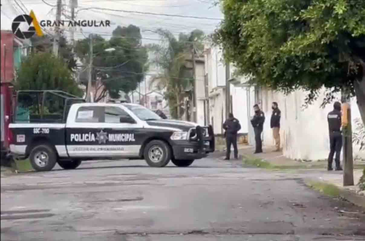 Arrojan cuerpo encobijado desde auto en movimiento en la colonia Patrimonio en Puebla 2 encobijado colonia patrimonio puebla