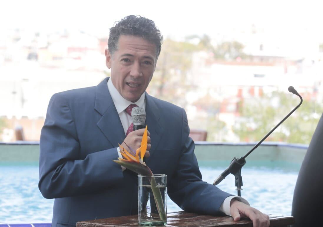 Hotel Azul Talavera, dueño 