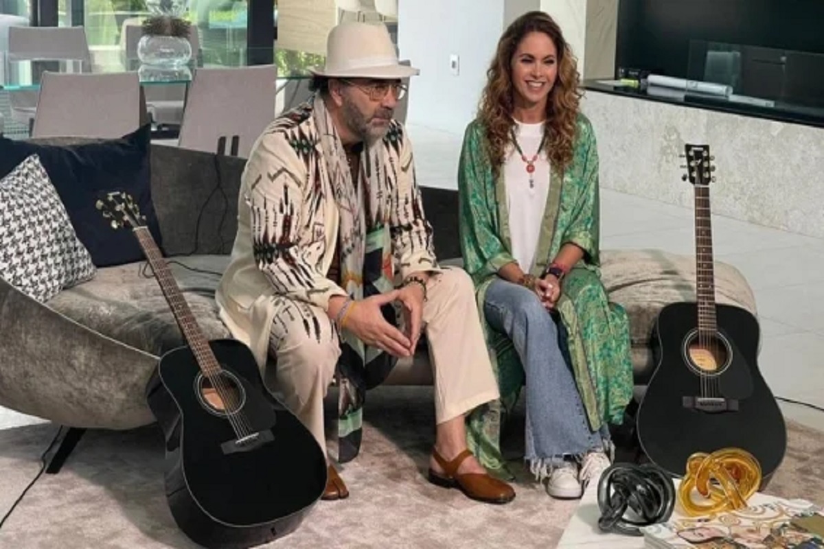 ¡Carísimos por cierto! Esto cuestan los zapatos de "pezuña" de Mijares 4 mijares zapatos