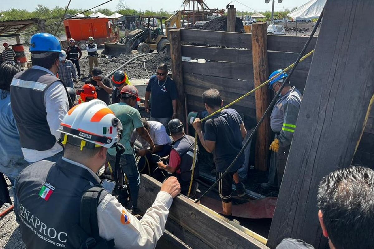 "Aquí estamos día y noche, no nos vamos a mover hasta encontrarlos": Familias de mineros atrapados en Coahuila 6 mineros 1