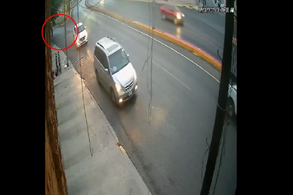 Nuevo León: Automovilistas salvan a mujer de ser "levantada" 4 mujer levantada Nuevo Leon 1
