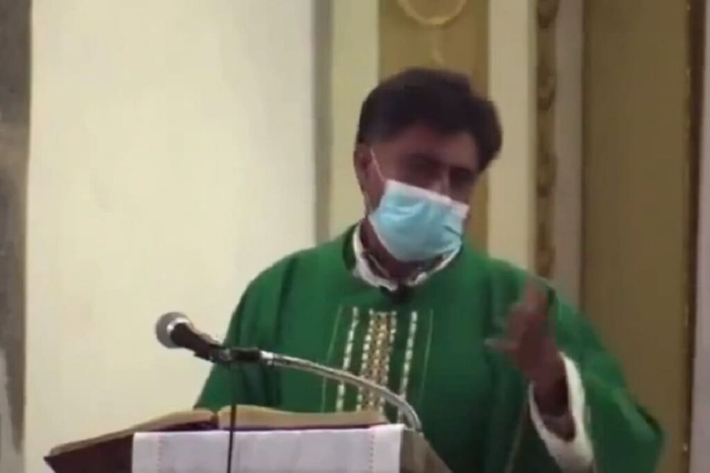 sacerdote homofobico 1