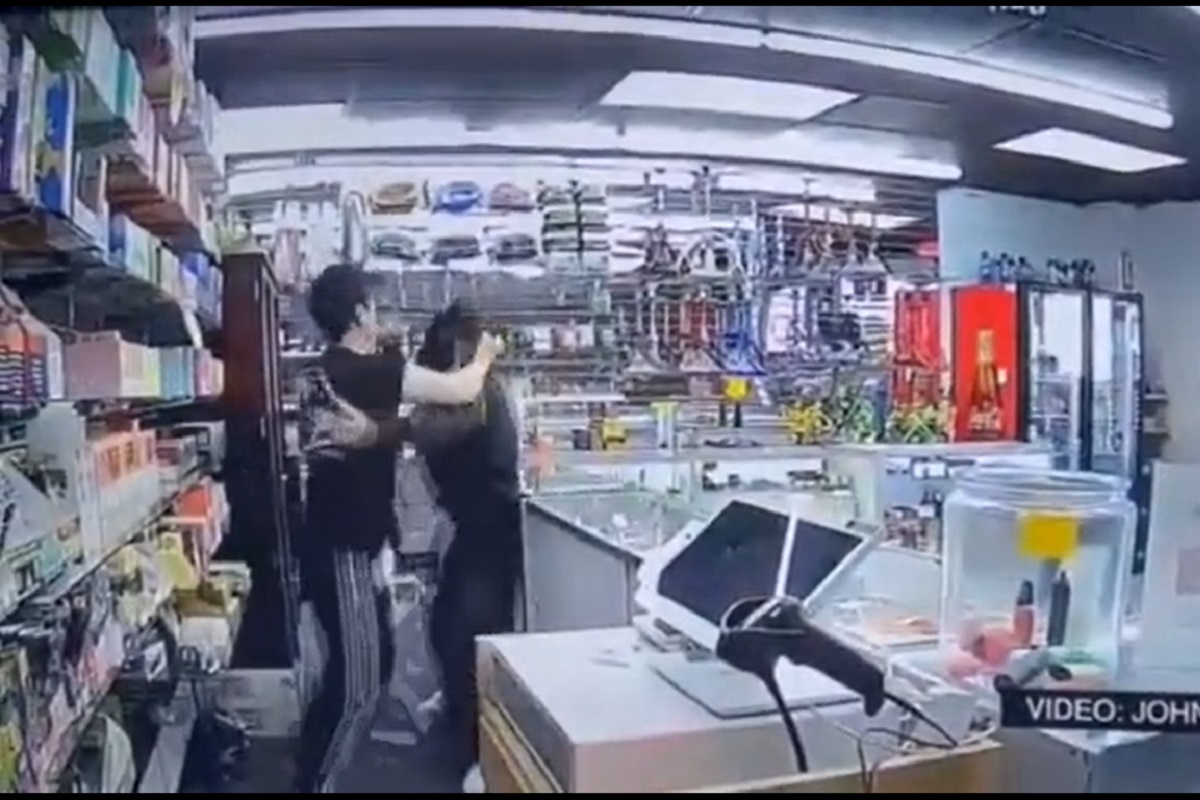 VIDEO FUERTE: Dueño de tabaquería apuñala a asaltante en Las Vegas 2 tabaqueria