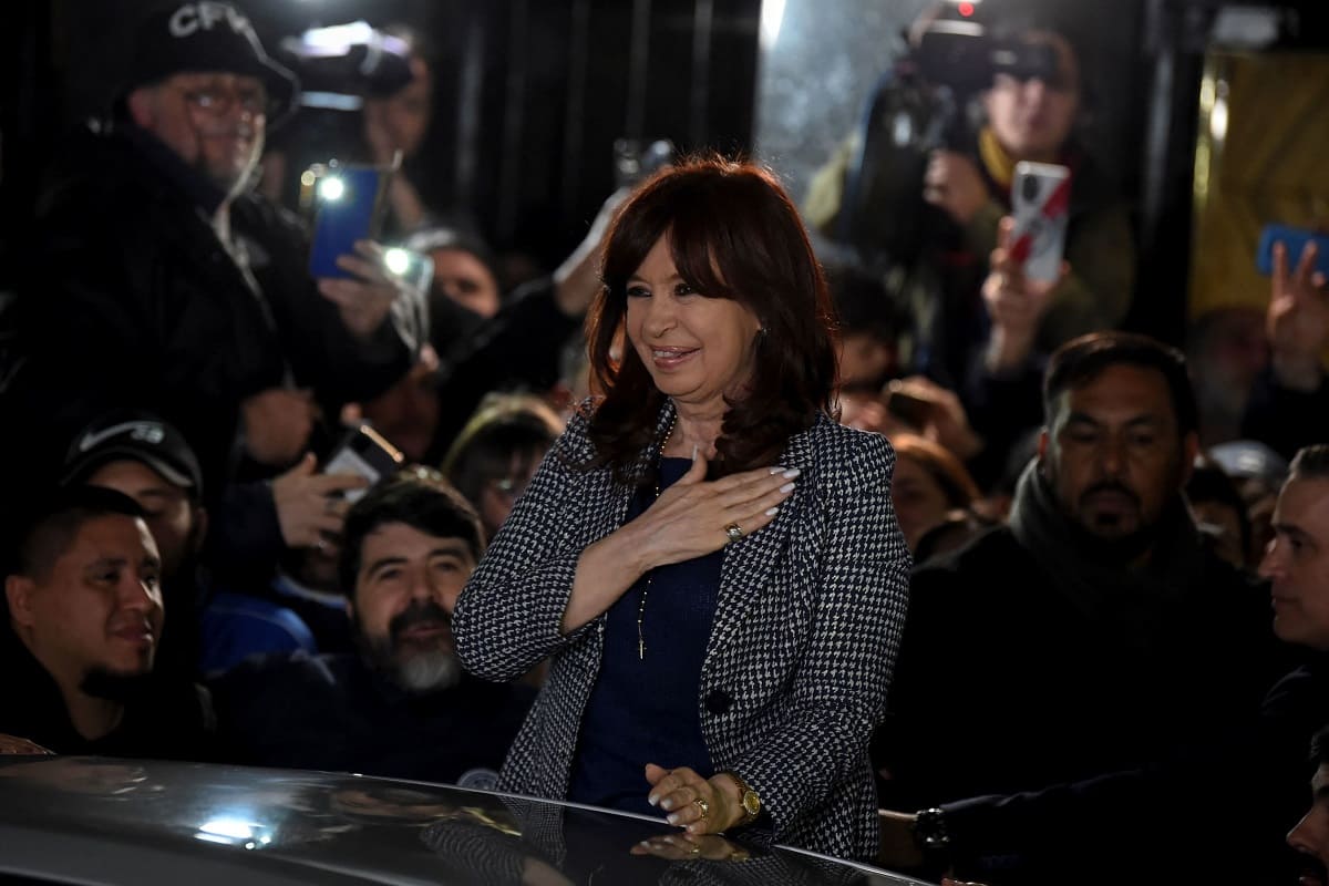 VIDEO: Intentan asesinar a la vicepresidenta de Argentina, Cristina Kirchner 4 Cristina Kirchner 1