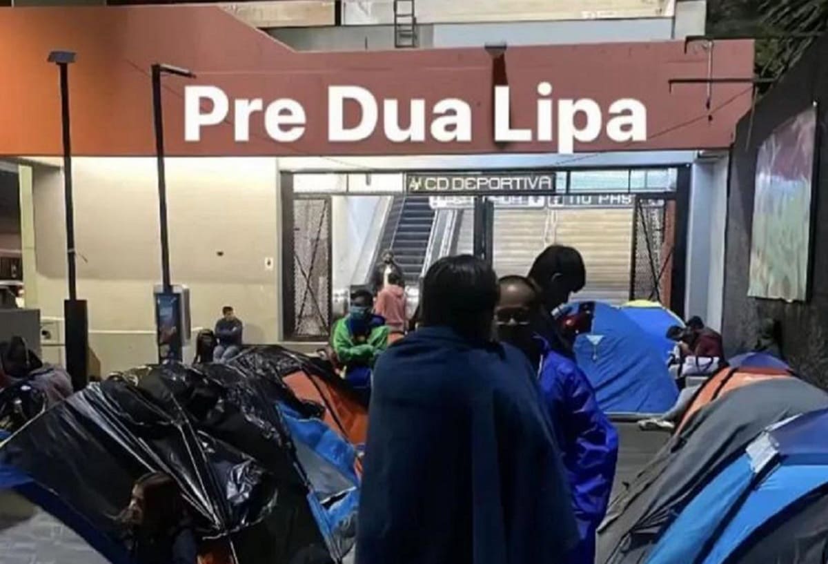 Fans de Dua Lipa acampan afuera del Foro Sol 