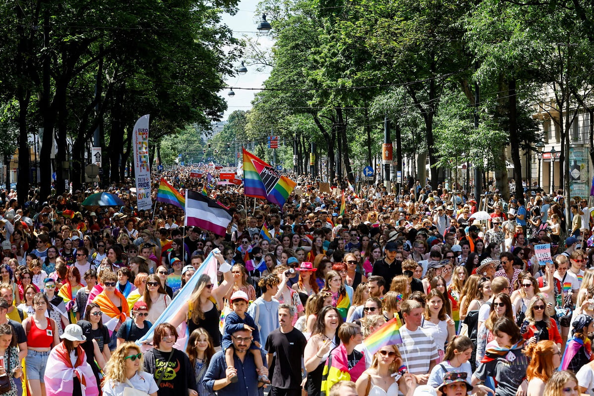Serbia arresta a casi 90 personas tras marcha LGBT por EuroPride 5 EuroPride 1