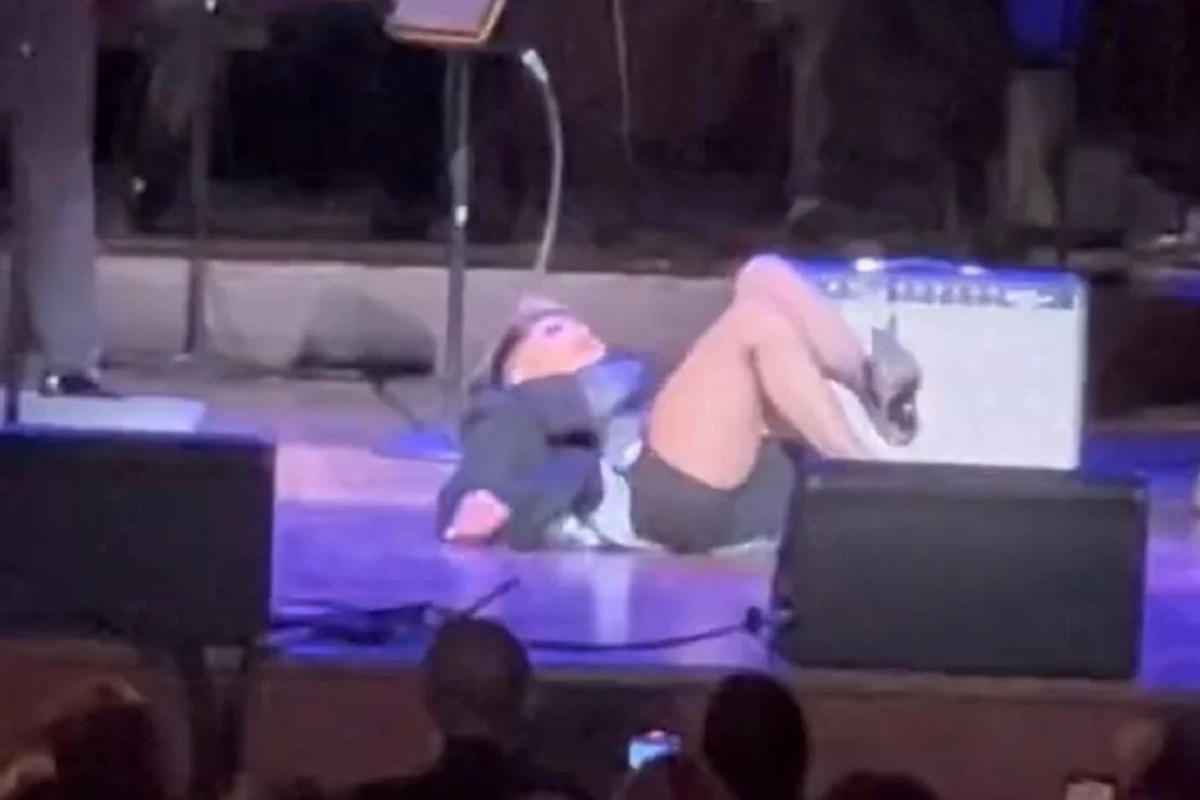 VIDEO: Alejandra Guzmán cae en pleno show y es hospitalizada en Washington 2 alejandra guzman