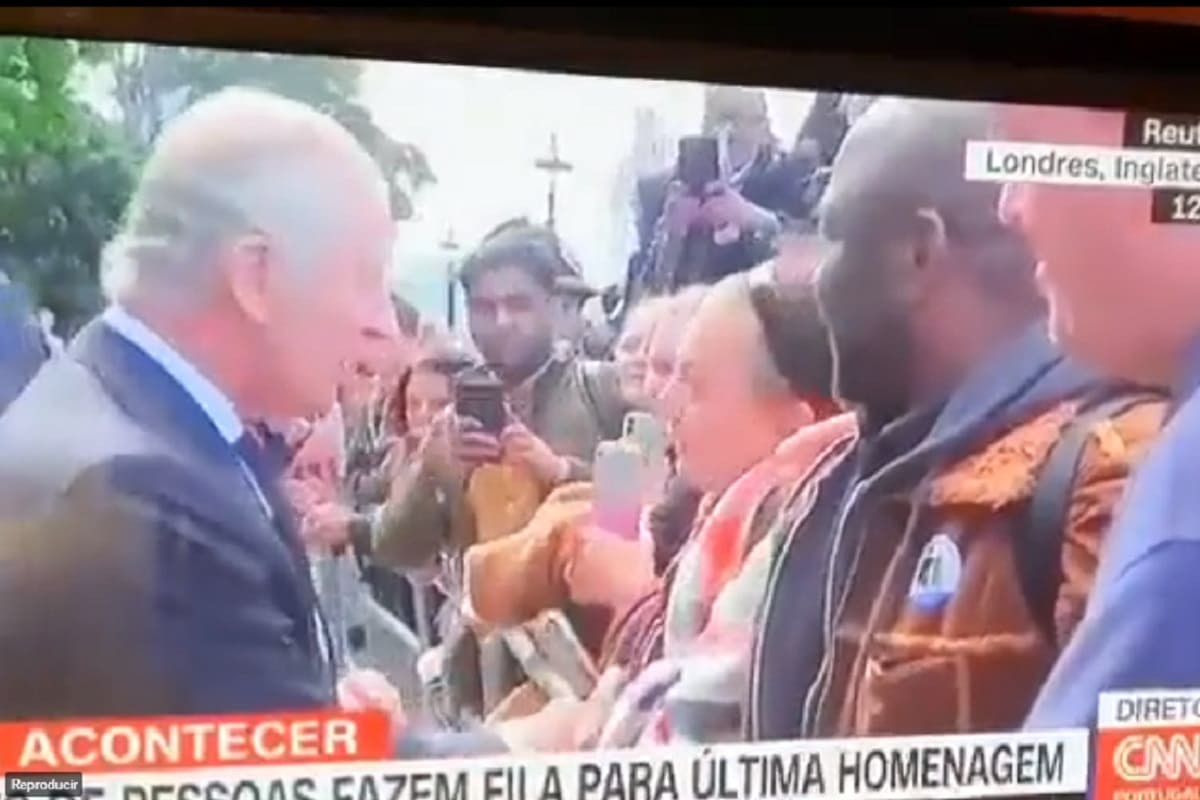 Otro desplante del rey Carlos III: ahora rechaza darle la mano a trabajador afroamericano 4 atropella a exnovia 2